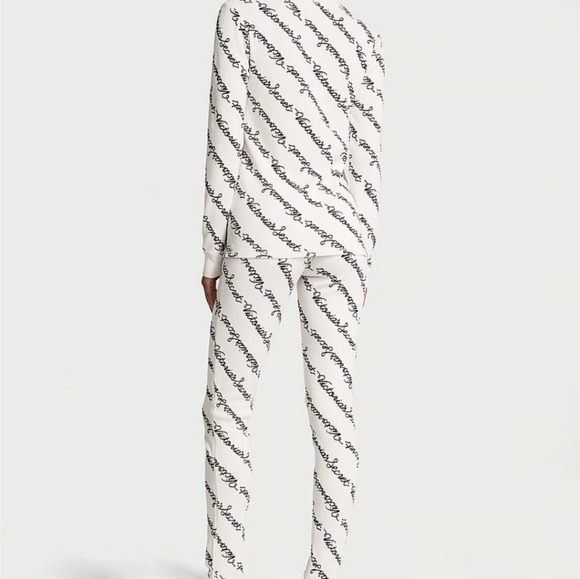 Victoria's Secret Logo Thermal Set - Picture 2 of 4